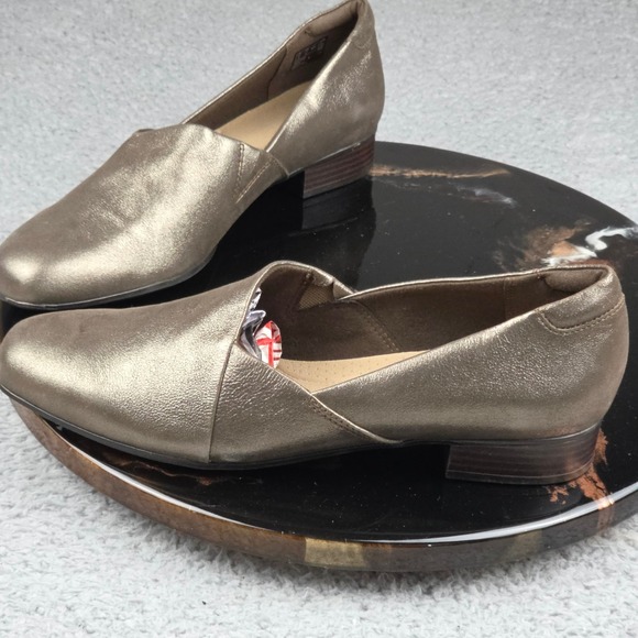 Clarks Collection Womens 11N Bronze Metallic Leather Ultimate Comfort Loafers - Picture 1 of 8